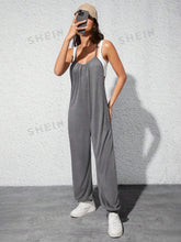 1pc Solid Patched Pocket Carrot Camis Romper